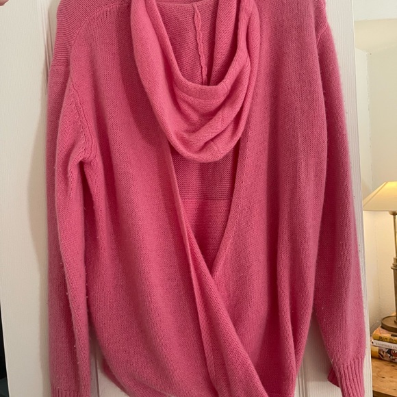Cashmere sweater! - Picture 2 of 3